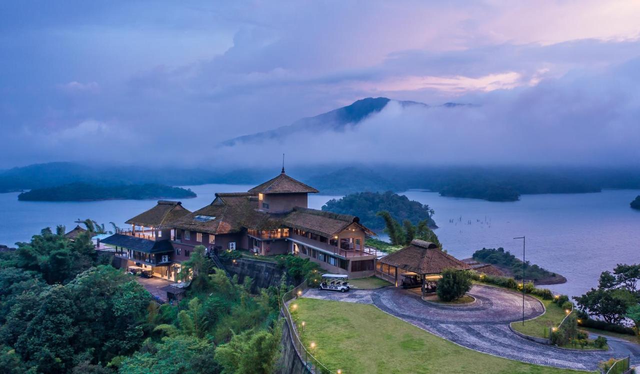 Mountain Shadows Luxury tent Wayanad